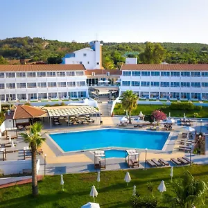 3* מלון Adelais Bay